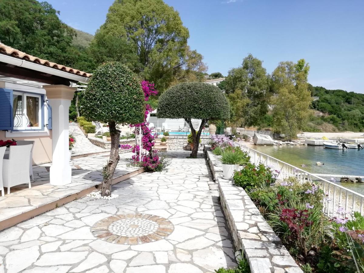 Imerolia Beach Villa Kassiopi Corfu エクステリア 写真