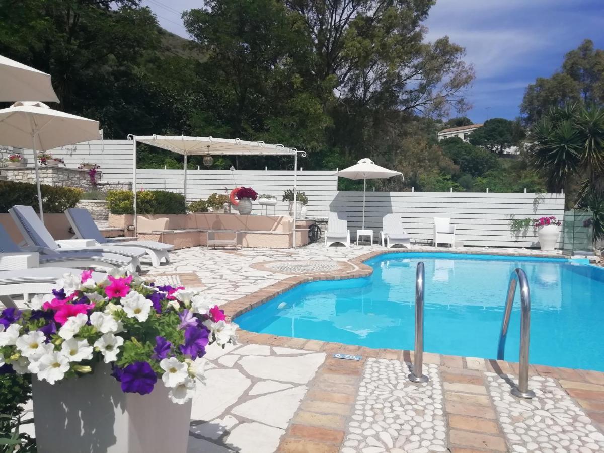 Imerolia Beach Villa Kassiopi Corfu エクステリア 写真