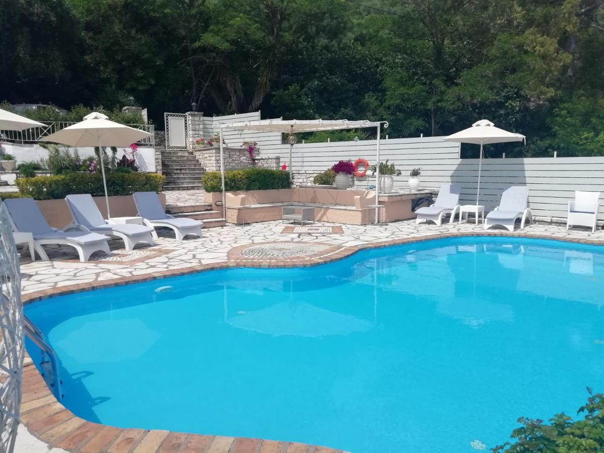 Imerolia Beach Villa Kassiopi Corfu エクステリア 写真