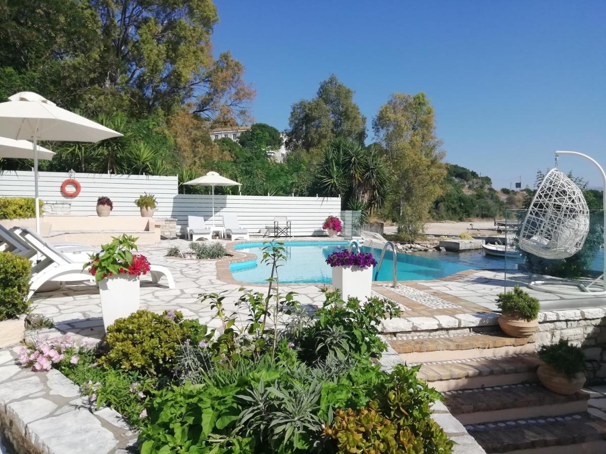 Imerolia Beach Villa Kassiopi Corfu エクステリア 写真