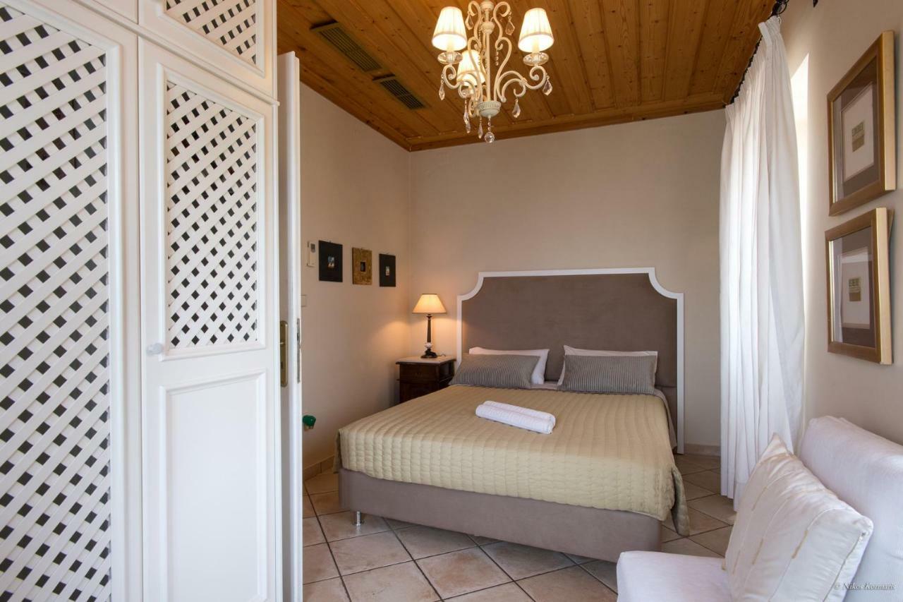 Imerolia Beach Villa Kassiopi Corfu エクステリア 写真