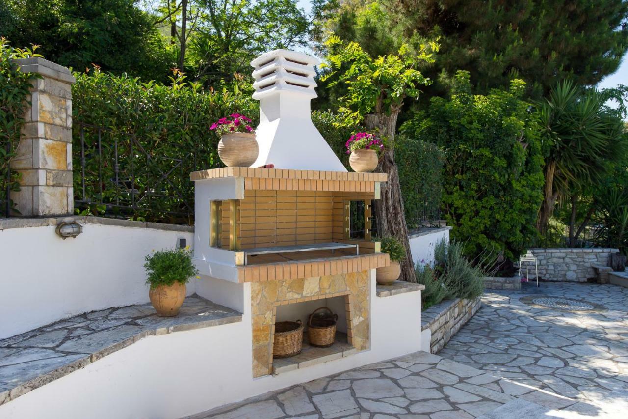 Imerolia Beach Villa Kassiopi Corfu エクステリア 写真